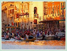 La Régate des Gondolini à deux rameurs à la Regata Storica, la régate historique de Venise 2008