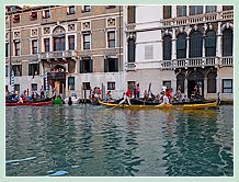La Régate des Gondolini à deux rameurs à la Regata Storica de Venise 2008