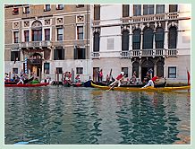 La Régate des Gondolini à deux rameurs à la Regata Storica, la régate historique de Venise 2008