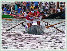 Gloria Rogliani et Debora Scarpa à la Regata des Mascarete à la Regata Storica de Venise 2008