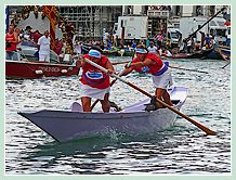 Gloria Rogliani et Debora Scarpa à la Regata des Mascarete à la Regata Storica, la régate historique de Venise 2008