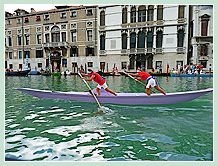 Gloria Rogliani et Debora Scarpa à la Regata des Mascarete à la Regata Storica de Venise 2008