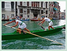 Luisa Schiavon et Giorgia Ragazzi à la Regata des Mascarete à la Regata Storica de Venise 2008