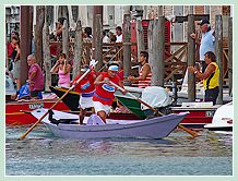 Gloria Rogliani et Debora Scarpa à la Regata des Mascarete à la Regata Storica de Venise 2008