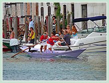 Gloria Rogliani et Debora Scarpa à la Regata des Mascarete à la Regata Storica de Venise 2008