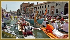 La Vogalonga dans le Canal de Cannaregio à Venise.