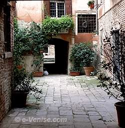 La cour de la Corte Minelli George Sand Consuelo Venise
