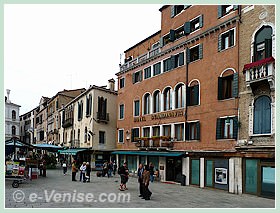L'hôtel Scandinavia sur le Campo Santa Maria Formosa à Venise.