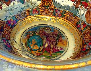 Plat émaillé avec dorure à l'or fin Musée du Verre de Murano