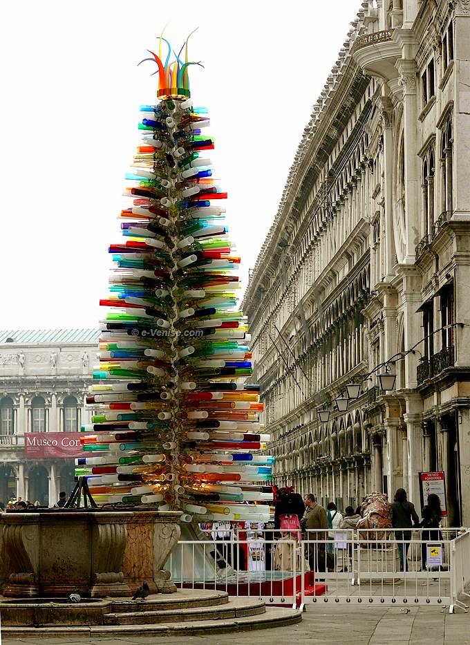 Sapin de Noël en verre de murano pizzetta deil Leoni à Venise