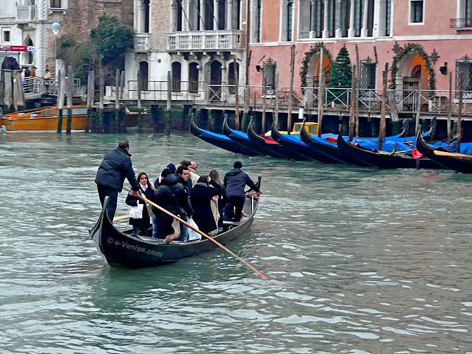 traghetto santa sofia venise