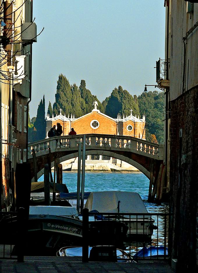 rio et le pont de la Panada île cimetière de San Michele venise