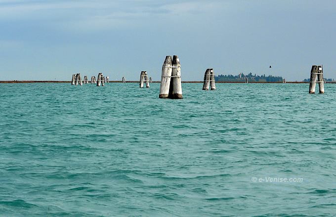 bricoles san francesco del deserto lagune venise