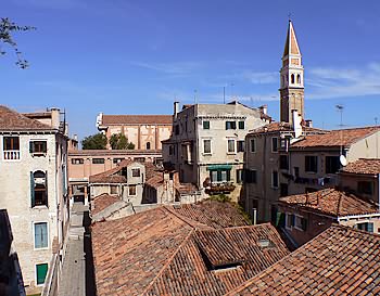 Vue depuis le salon sur l'église San Francesco de la Vigna  venise