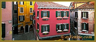 La vue sur la Salizada Sant'Antonin depuis l'appartement, dans le sestier du Castello à Venise.