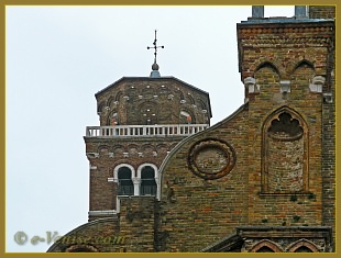 Détail de l'église et du Campanile dei Frari