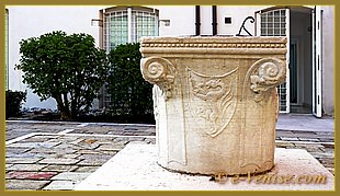 Le puits du XVe siècle du jardin de la résidence San Giobbe Bosello à Venise.