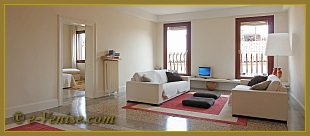 Le Salon de l'appartement Ca' dell'Angelo, dans le sestier de Saint-Marc à Venise.