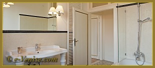 La 1ère Salle de Bains de l'appartement Ca' dell'Angelo, dans le sestier de Saint-Marc à Venise.