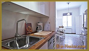 La cuisine de l'appartement Gabrieli Torreselle à Venise.