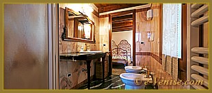 La Salle de Bains de l'appartement Pietà-Bragora, dans le sestier du Castello à Venise.