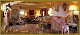 Les deux salons et la salle à manger de l'appartement du Palazzo Sansovino Rota