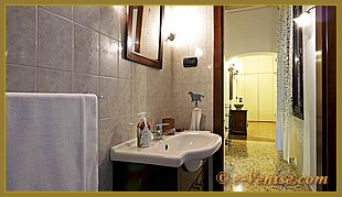 La Salle de bains de l'appartement en location de vacances Sant'Elena Laguna à Venise