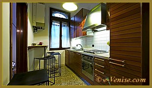 La Cuisine de l'appartement en location de vacances Sant'Elena Laguna à Venise