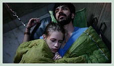 That Girl in Yellow Boots d'Anurag Kashyap avec : Kalki Kochekin, Naseeruddin Shah, Prashant Prakash, Gulshan Devaiya