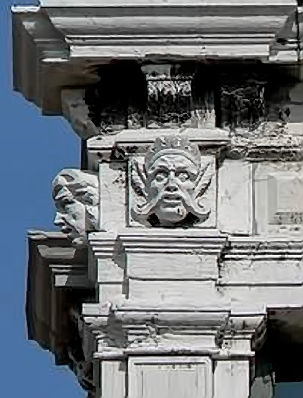 Sculptures du Palais Pisani