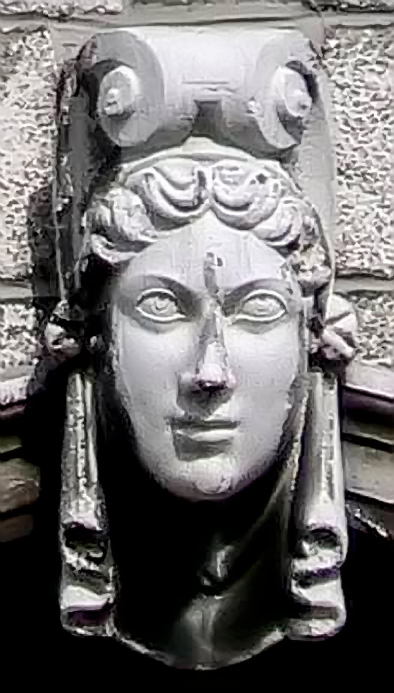 Sculpture d'une fenêtre serlianne du Palais Pisani à Venise
