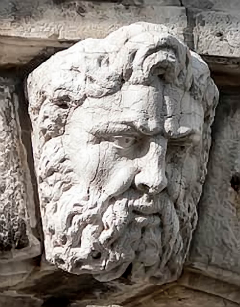 Palazzo Morosini Tête d'homme ornant le portail côté Campo Pisani
