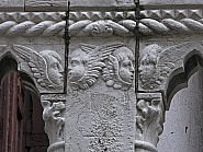 Détail des amours du balcon du palais Bragadin Carabba à Venise