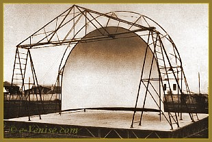 Coupole pliable Mariano Fortuny réalisée pour le théâtre du Carro di Tespi
