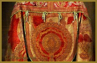 Cape Mariano Fortuny en velours de soie frappée d'or d'après des motifs du XVe siècle