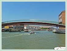 La ligne dorée du Pont Calatrava Constitution