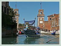 La Regate Historique de Venise 2009, la Regata Storica : Bateau du cortgèe historique sur le rio de l'Arsenal