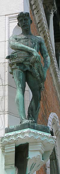 Statue de Saint Pierre par Cesare Laurenti