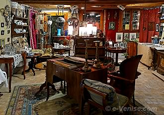Antichità al Ghetto magasin d'antiquités à Venise