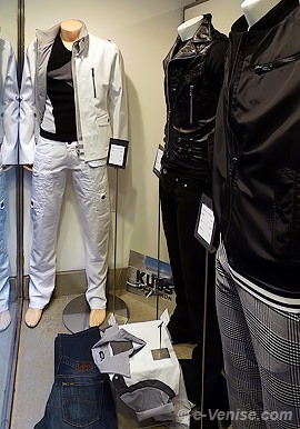 Prêt à porter hommes : Blousons, pantalons, ceintures chez Queen of Casablanca à Venise