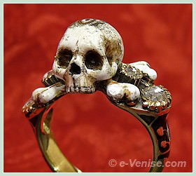 Sigfrido Cipolato Orfèvre à Venise, crâne en or massif recouvert d'émail et diamants
