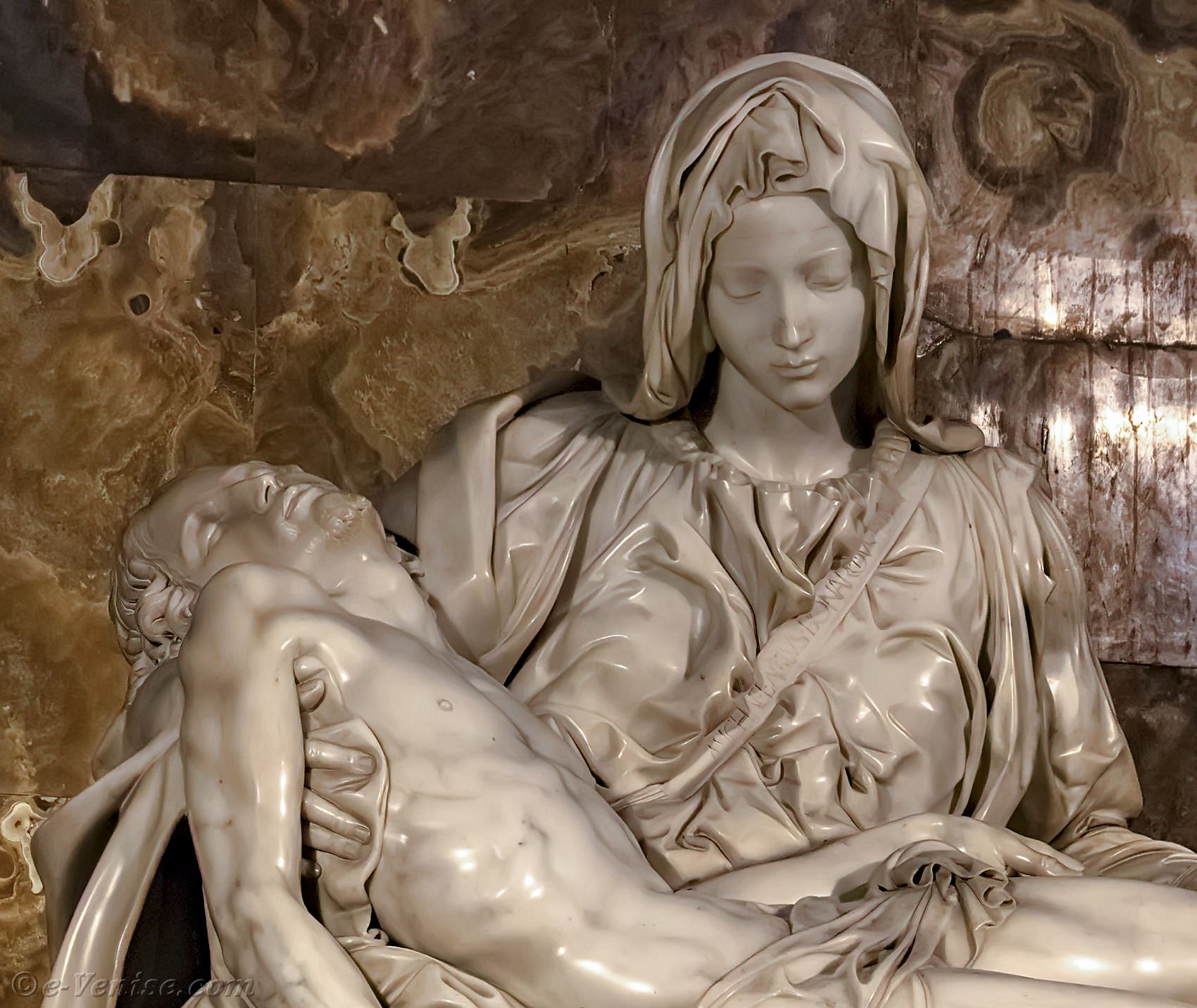 SAINT ou RIEN ! 30 jours avec Marie pour une vie bénie ! Michel-ange-pieta-basilique-saint-pierre-rome-vatican-019