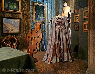 Exposition Isabelle de Borchgrave un Monde de Papier au Musée Fortuny à Venise